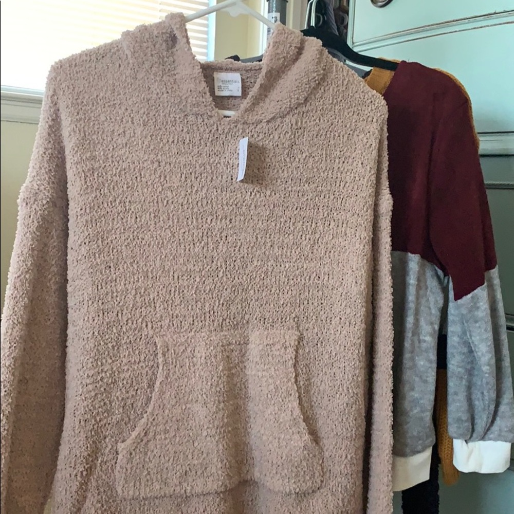 Cream/Tan sweater hoodie